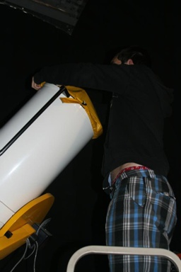 Students uncover the telescope